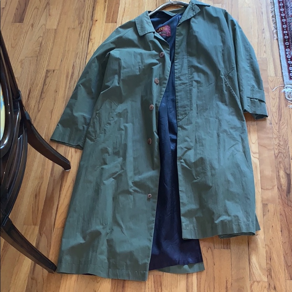 Lines rain coat